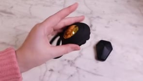 RoseRide - Vibrierender Penisring aus Silikon mit Klitorisvibrator in Rose für das Vergnügen zu zweit